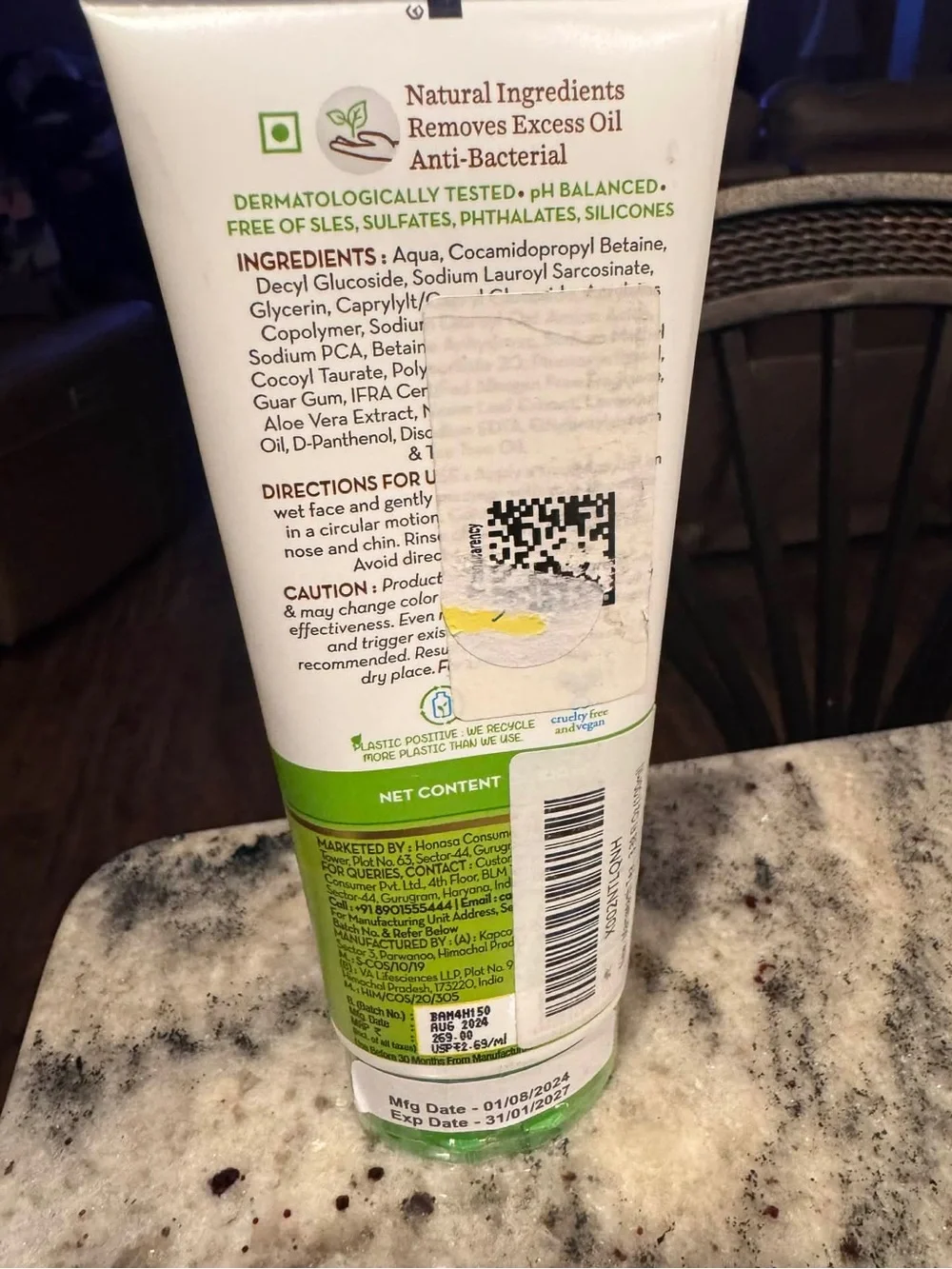 Mamaearth Tea Tree Face Wash — Green & White